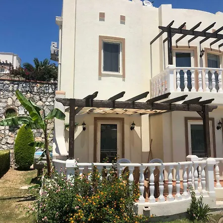 Ozzie Villa Milas