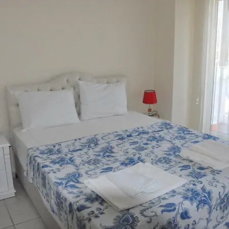 Ozzie Villa *